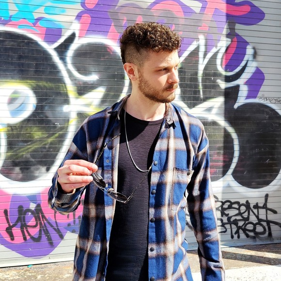 Meet your Posher, Tyler - Picture 1 of 1